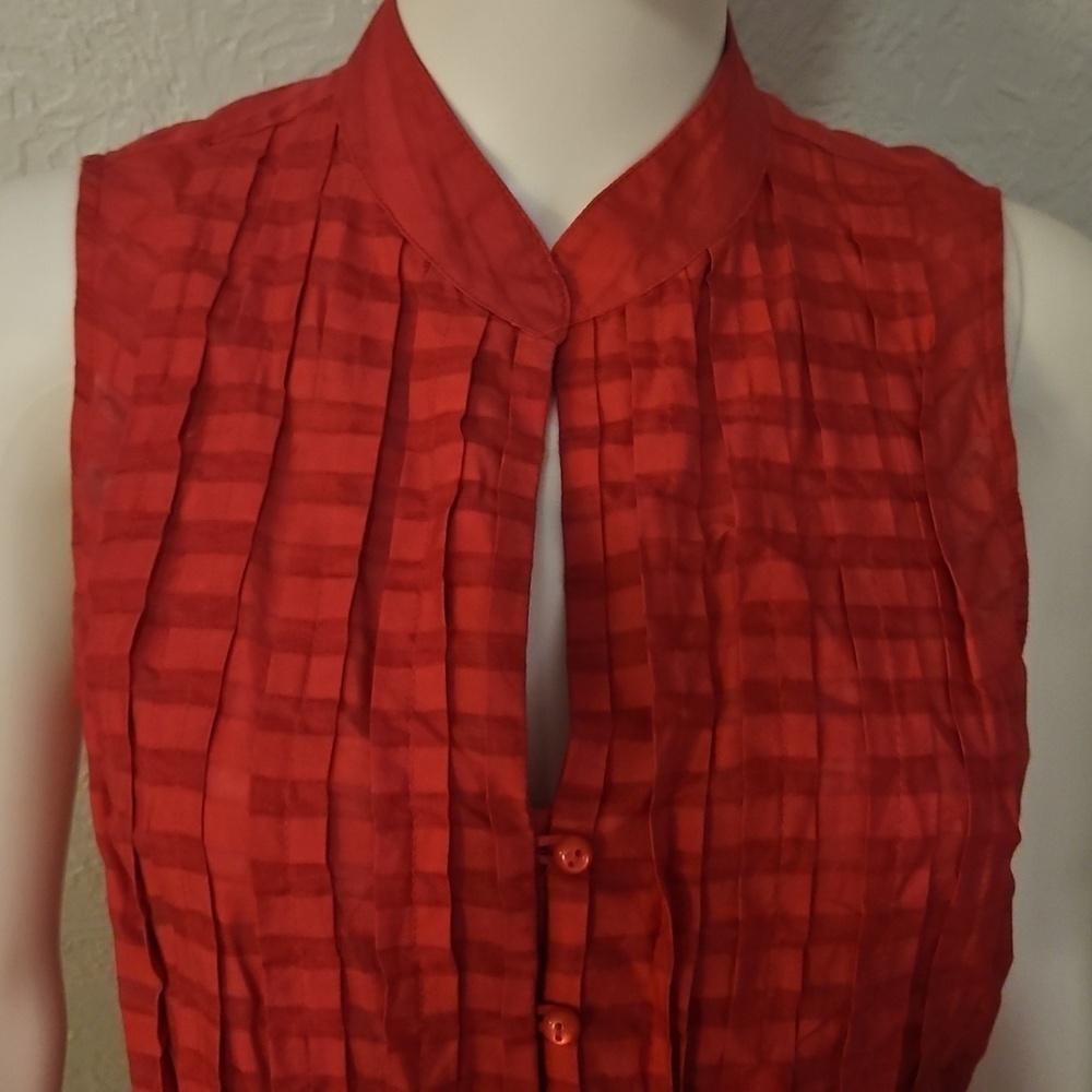 JONES NEW YORK Hot Pink Checkered Sleeveless Pintucked Peplum Button Down Shirt - Picture 4 of 9
